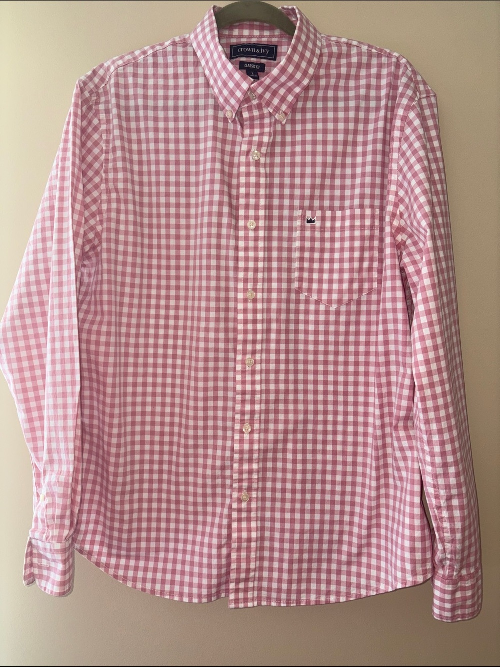 crown & ivy Menโs Pink and White Gingham Button-Down Shirt